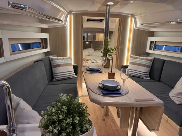 Maxus 35 - Boatscribe.com
