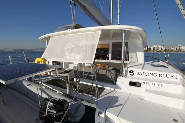 Lagoon 400 S2 - Boatscribe.com