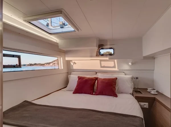 Lagoon 40 - Boatscribe.com