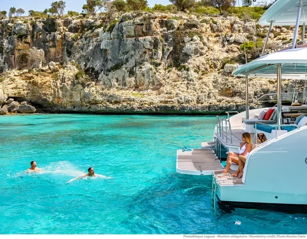 Lagoon 55 - Boatscribe.com