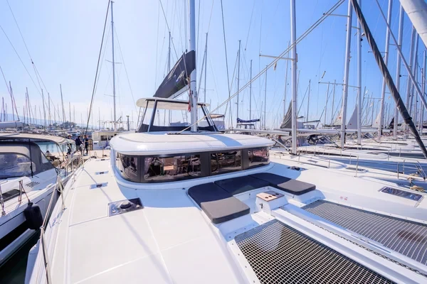 Lagoon 46 - Boatscribe.com
