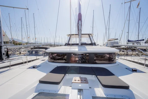 Lagoon 46 - Boatscribe.com