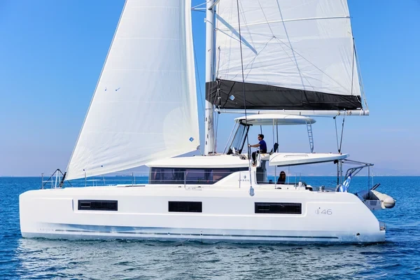 Lagoon 46 - Boatscribe.com