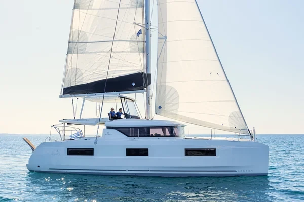 Lagoon 46 - Boatscribe.com