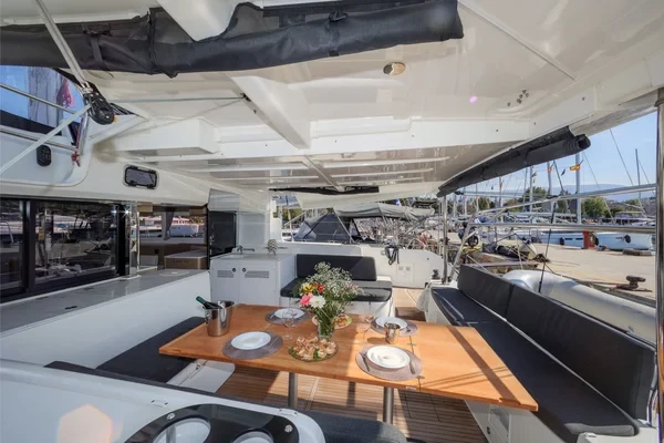 Lagoon 46 - Boatscribe.com