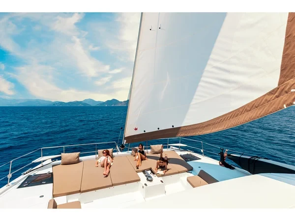 Bali 5.4 - Boatscribe.com