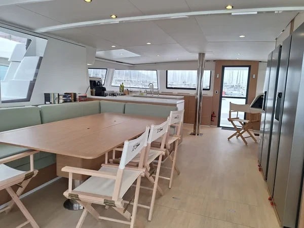 Bali 5.4 - Boatscribe.com