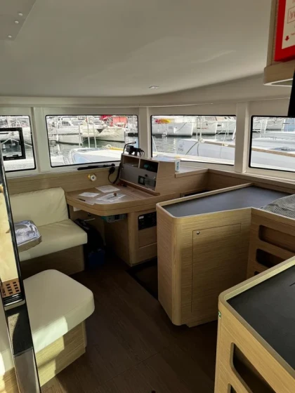 Lagoon 42 - Boatscribe.com