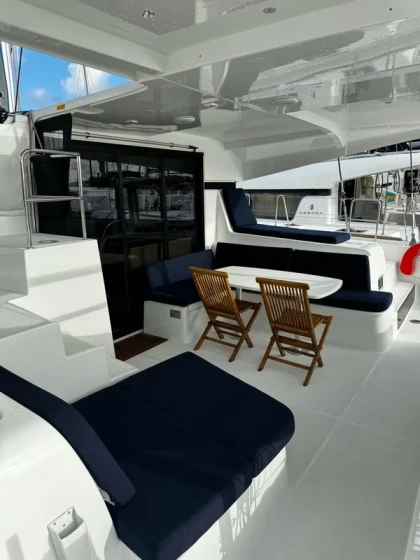 Lagoon 42 - Boatscribe.com