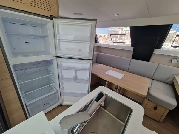 Aventura 37 - Boatscribe.com