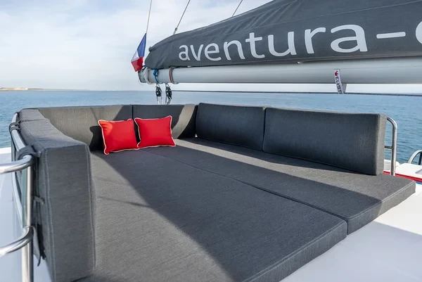 Aventura 37 - Boatscribe.com