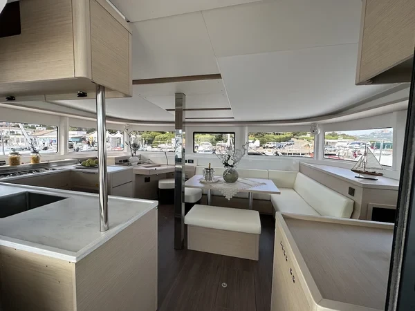 Lagoon 46 - Boatscribe.com