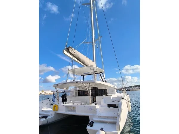 Lagoon 46 - Boatscribe.com