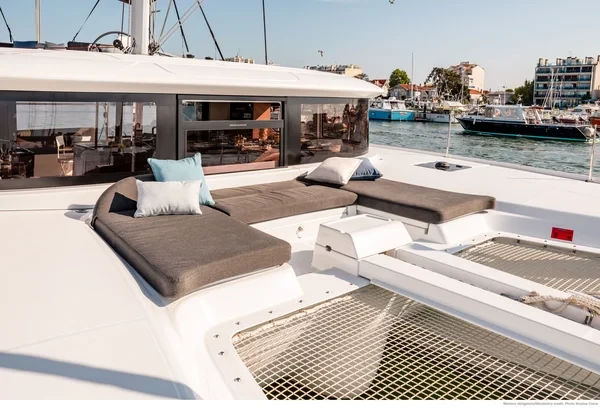 Lagoon 46 - Boatscribe.com
