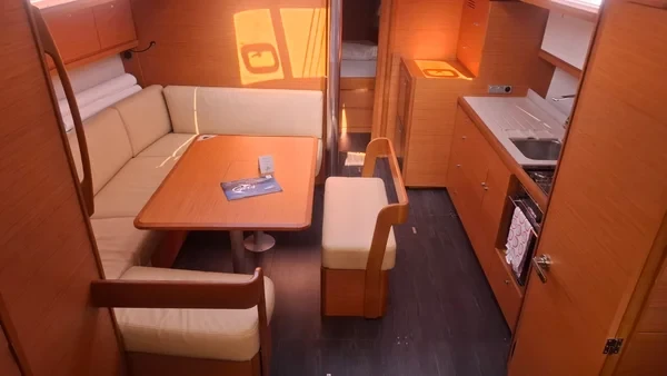 Dufour 430 - Boatscribe.com