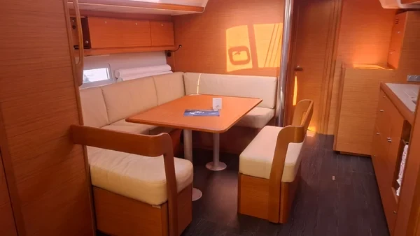 Dufour 430 - Boatscribe.com