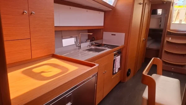 Dufour 430 - Boatscribe.com