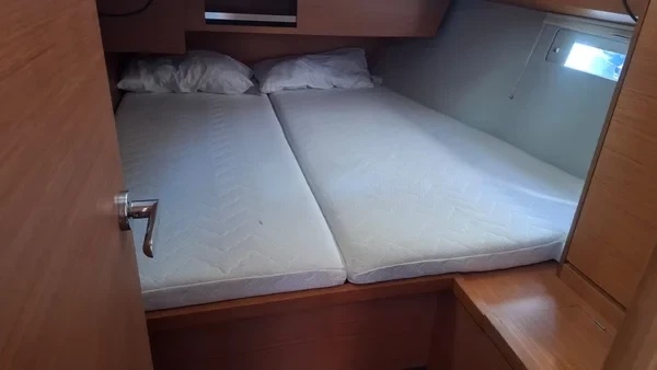 Dufour 430 - Boatscribe.com