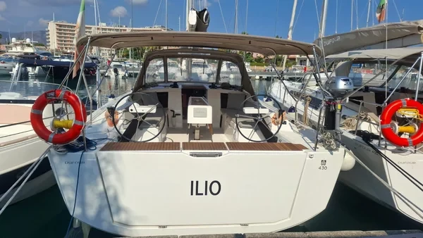 Dufour 430 - Boatscribe.com