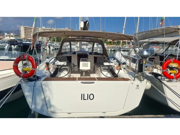 Dufour 430 - Boatscribe.com