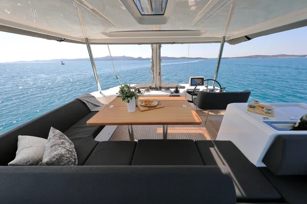 Lagoon 55 - Boatscribe.com