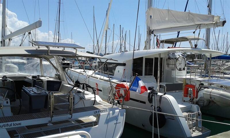 Lagoon 39 - Boatscribe.com