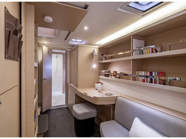 Lagoon 42 - Boatscribe.com