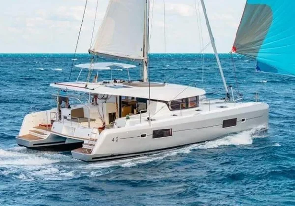 Lagoon 42 - Boatscribe.com