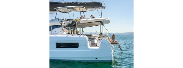 Lagoon 43 - Boatscribe.com