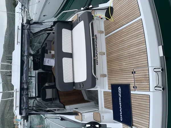 Grandezza 280C - Boatscribe.com