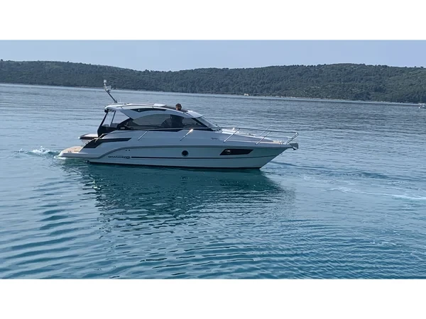 Grandezza 280C - Boatscribe.com