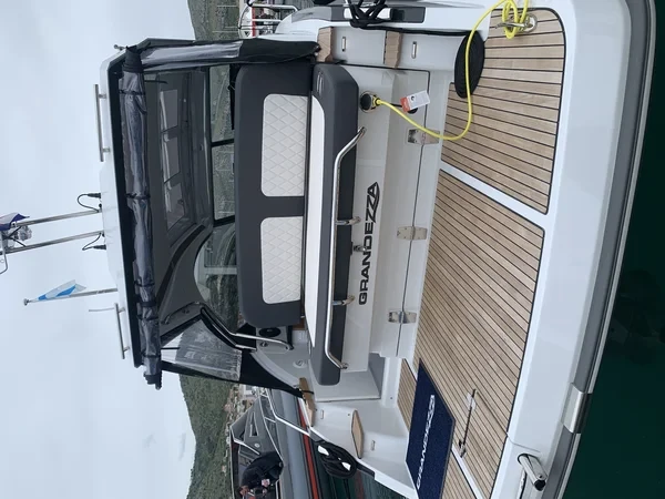 Grandezza 280C - Boatscribe.com