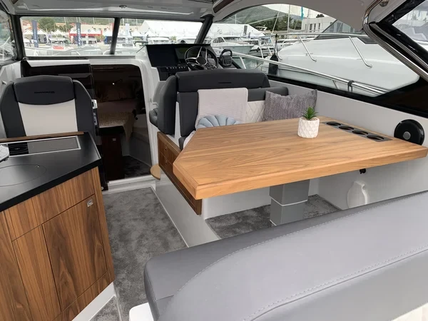 Grandezza 280C - Boatscribe.com