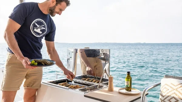 Aura 51 - Boatscribe.com