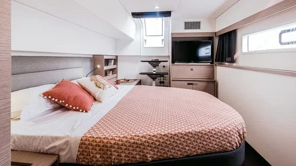 Aura 51 - Boatscribe.com