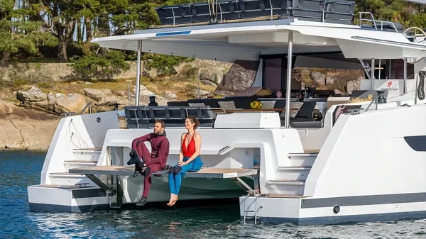 Aura 51 - Boatscribe.com