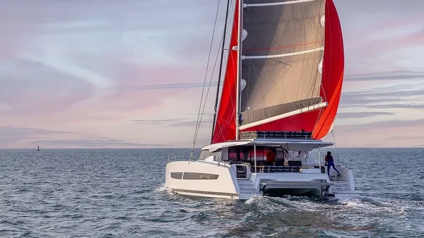 Aura 51 - Boatscribe.com