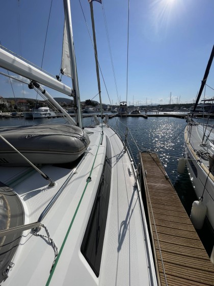 Sundecker 36 Cruiser - Boatscribe.com