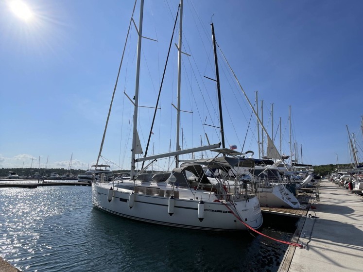 Sundecker 36 Cruiser - Boatscribe.com