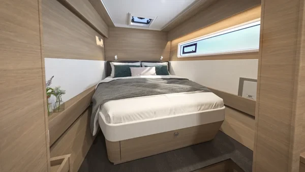 Lagoon 43 - Boatscribe.com