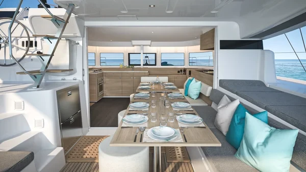 Lagoon 43 - Boatscribe.com