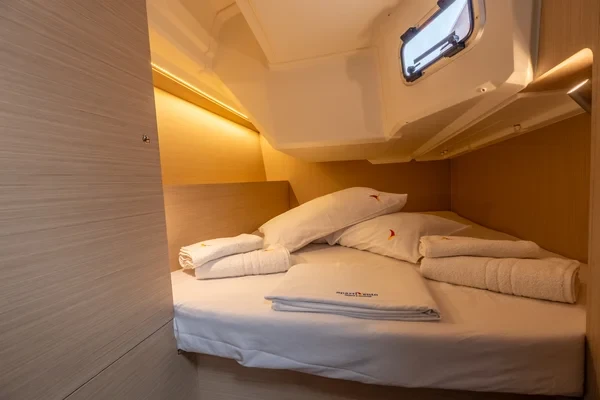 Oceanis 37.1 - Boatscribe.com