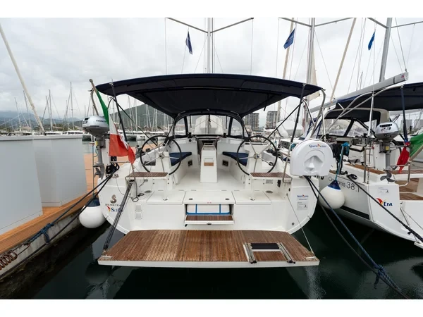 Oceanis 37.1 - Boatscribe.com