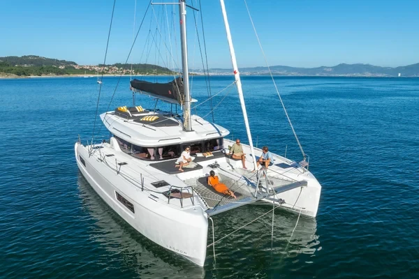 Lagoon 43 - Boatscribe.com