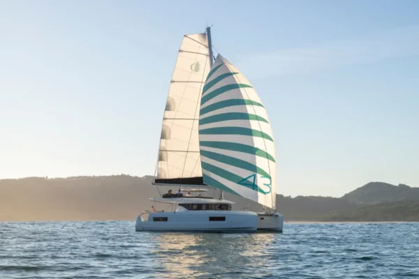Lagoon 43 - Boatscribe.com