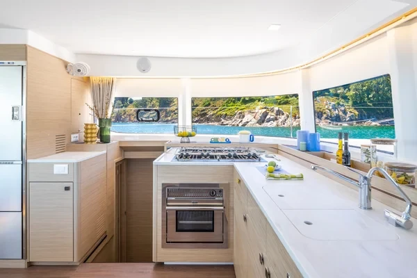 Lagoon 43 - Boatscribe.com