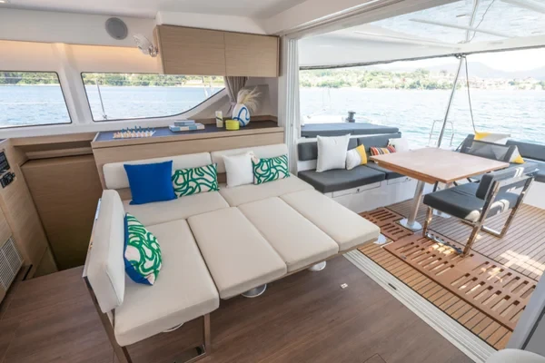 Lagoon 43 - Boatscribe.com