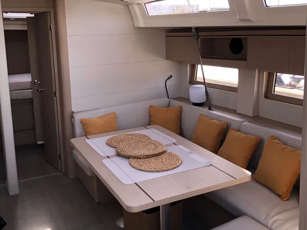 Oceanis 51.1 - Boatscribe.com