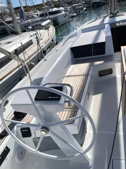 Oceanis 51.1 - Boatscribe.com