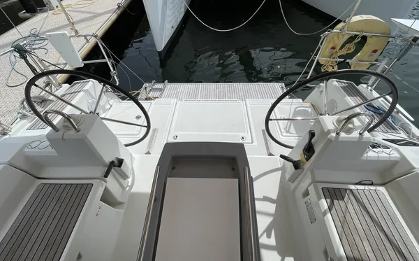 Oceanis 41.1 - Boatscribe.com